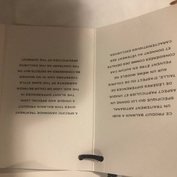 Balmain- White T-shirt with signature logo in gold - Picture 8 of 8